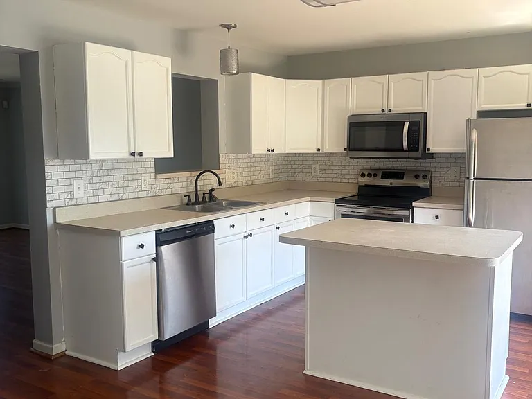 103 S Raphael Ct — Photo 8