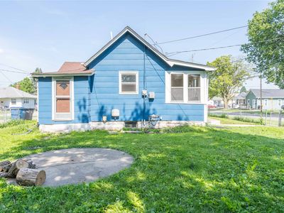 2420 Maple St, Des Moines, IA, 50317
