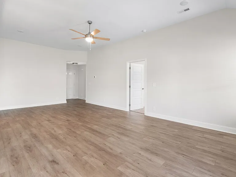 1402 Dan Brown Dr — Photo 9