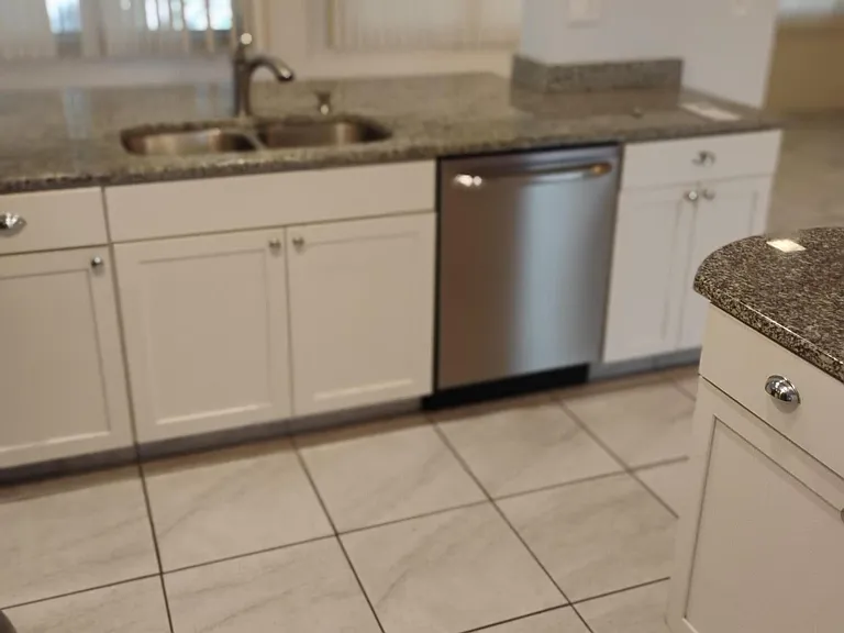 5039 NW 42nd St — Photo 33