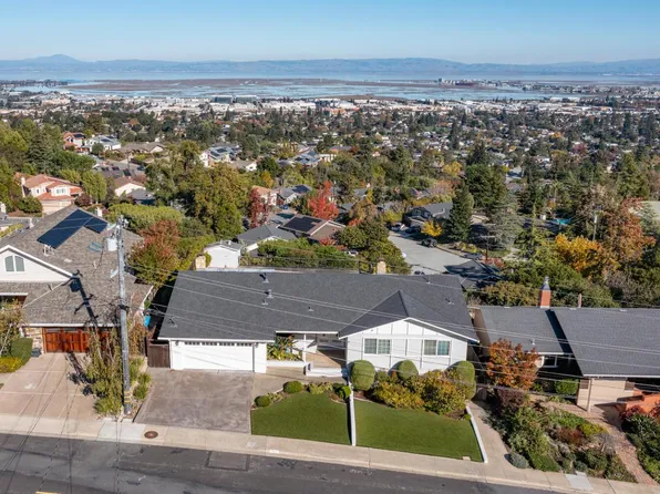 1033 Hewitt Dr, San Carlos, CA 94070