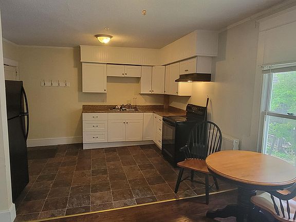 4th image of 191 Center St APT 3
