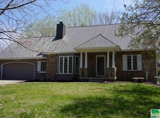 36 Edgewater Ln, Dakota Dunes, SD 57049