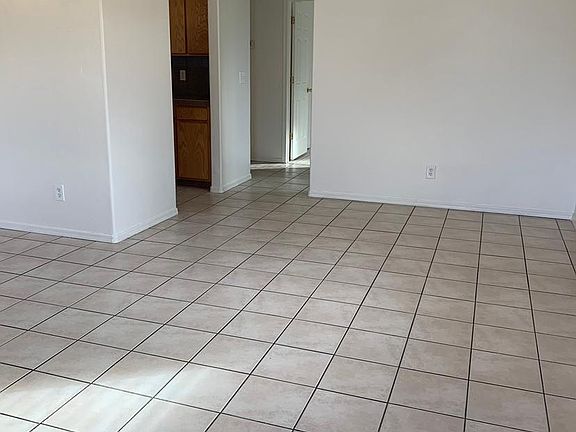 5th image of 1312 W Alameda St