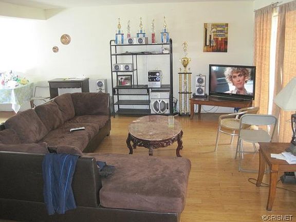 4th image of 20251 Cohasset St Unit 2
