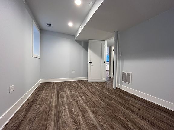 4th image of 3024 N Davlin Ct #1