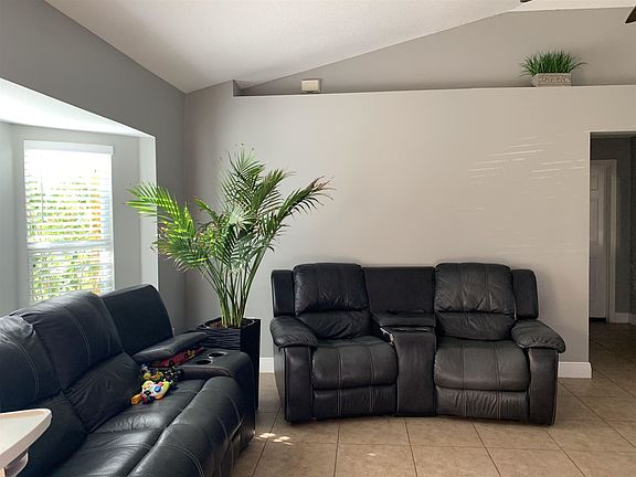 5th image of 3673 SW Savona Blvd