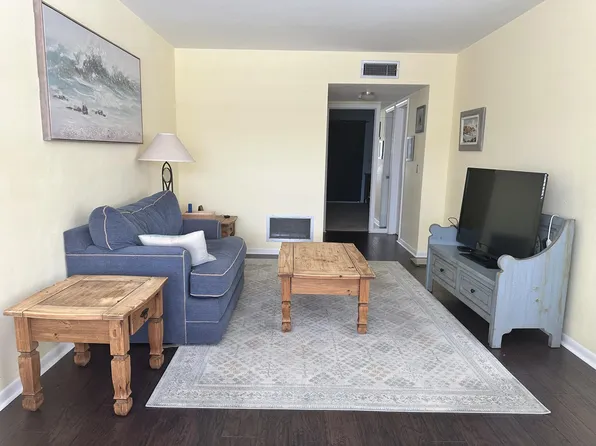 3080 Lake Osborne Dr APT 206, Lake Worth, FL 33461