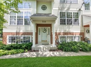 733 Pheasant Trl, Saint Charles, IL 60174