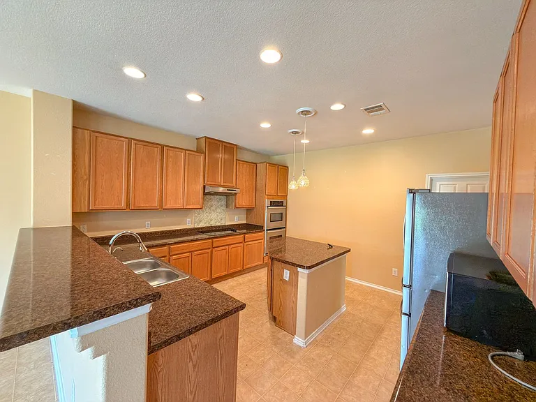 2250 Howry Dr — Photo 5