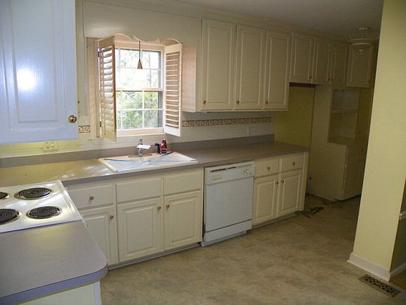 4th image of 1932 Carolina Cir