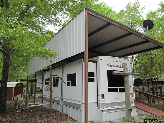 4th image of 198 White Oak Cir