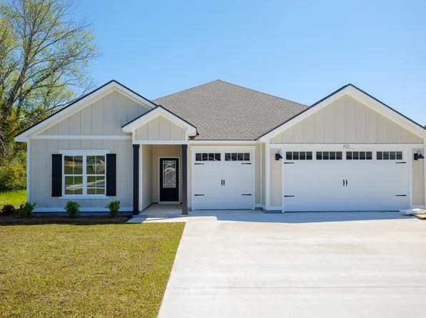 2005 Tottenham Dr, Hahira, GA 31632