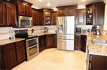 4th image of 3909 Mariah Dr