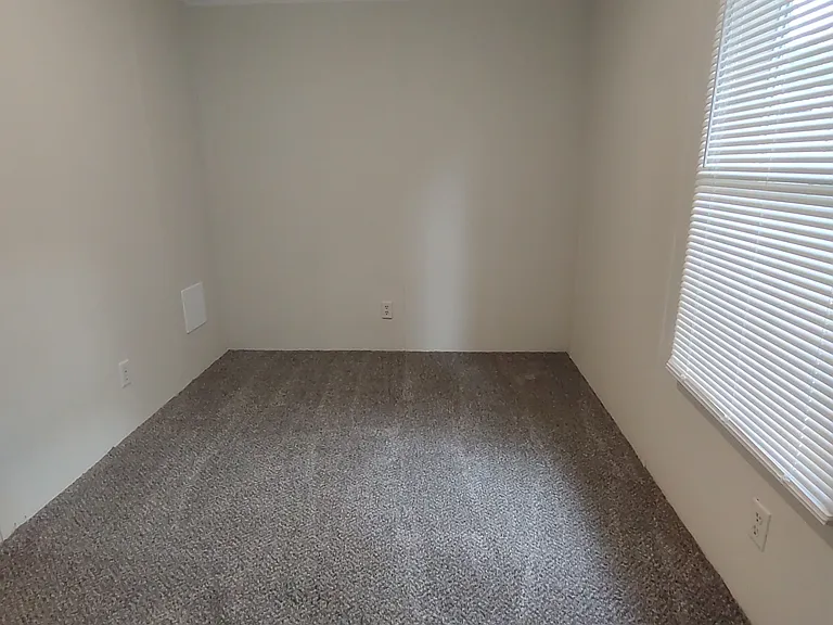 8685 Green Meadows Ln — Photo 5