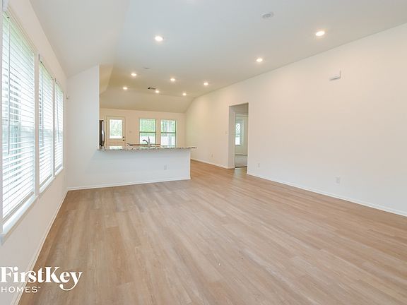 2nd image of 3035 Newcastle Ln