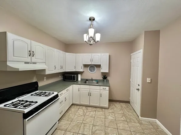35 Clark Ave, Chelsea, MA 02150