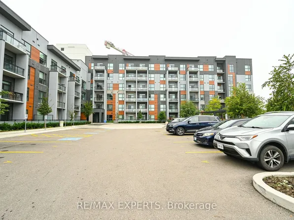 95 Dundas St W, Oakville, ON