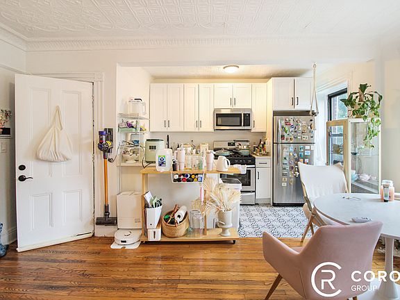 3rd image of 70 Halsey St #4