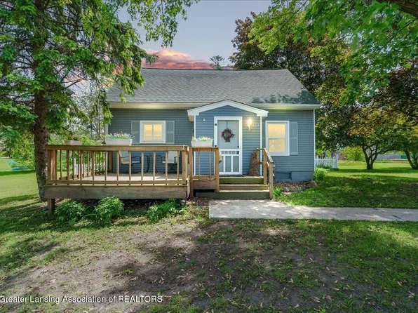 424 N Morrice Rd, Morrice, MI 48857