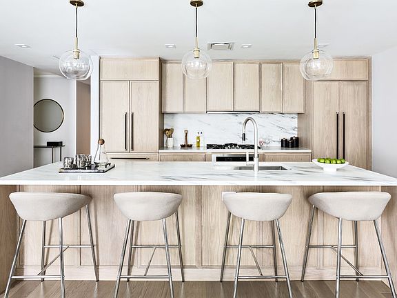 5th image of 350 W 71st St #6B