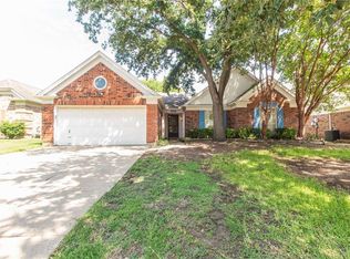 115 Southern Pine Ct, Arlington, TX 76018