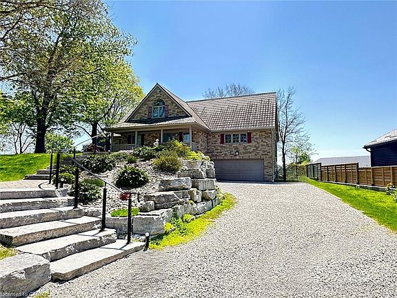 3rd image of 739 Sandy Bay Rd
