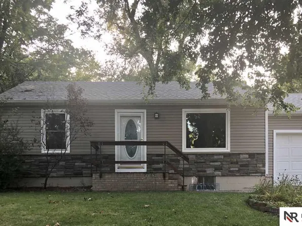 2725 S 36th St, Lincoln, NE 68506