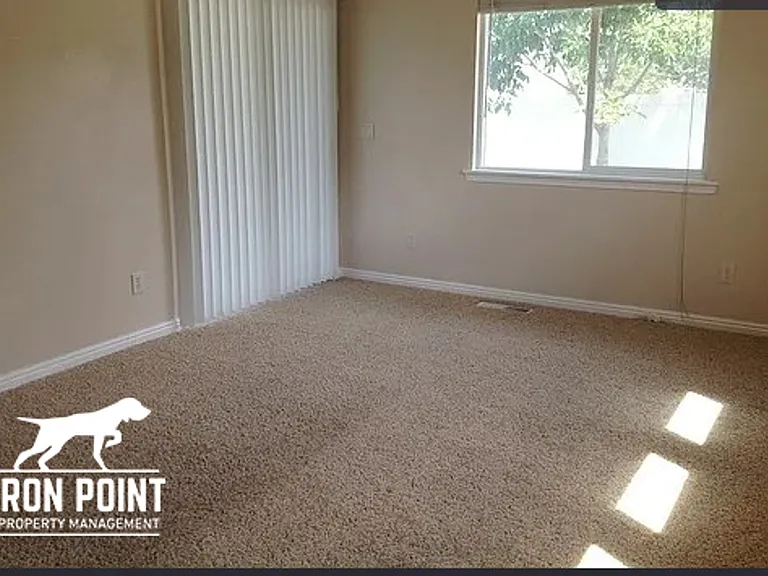 1658 W Bayeux Dr — Photo 6
