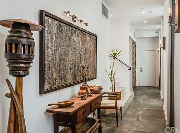 4th image of 325 Seal Beach Blvd