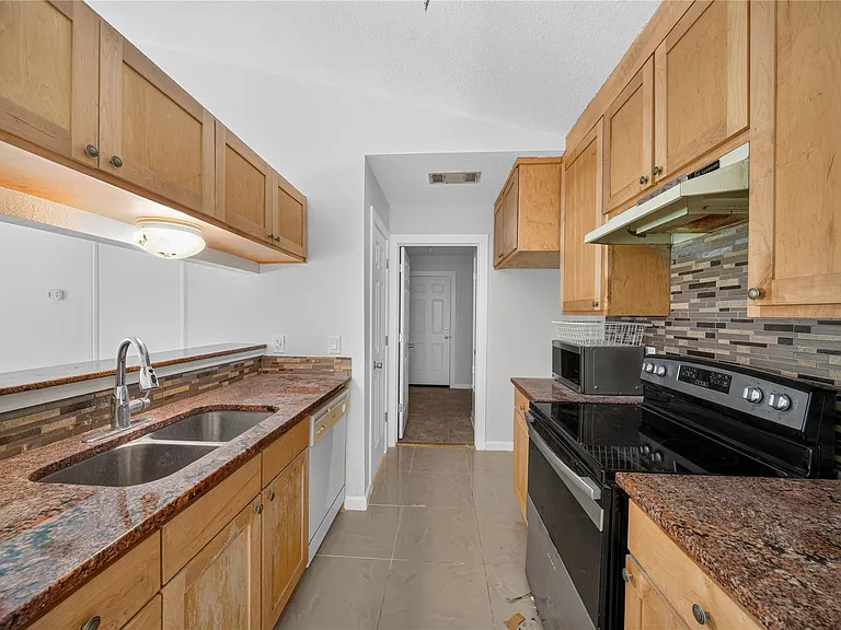 339 Fantail Loop #B — Photo 15