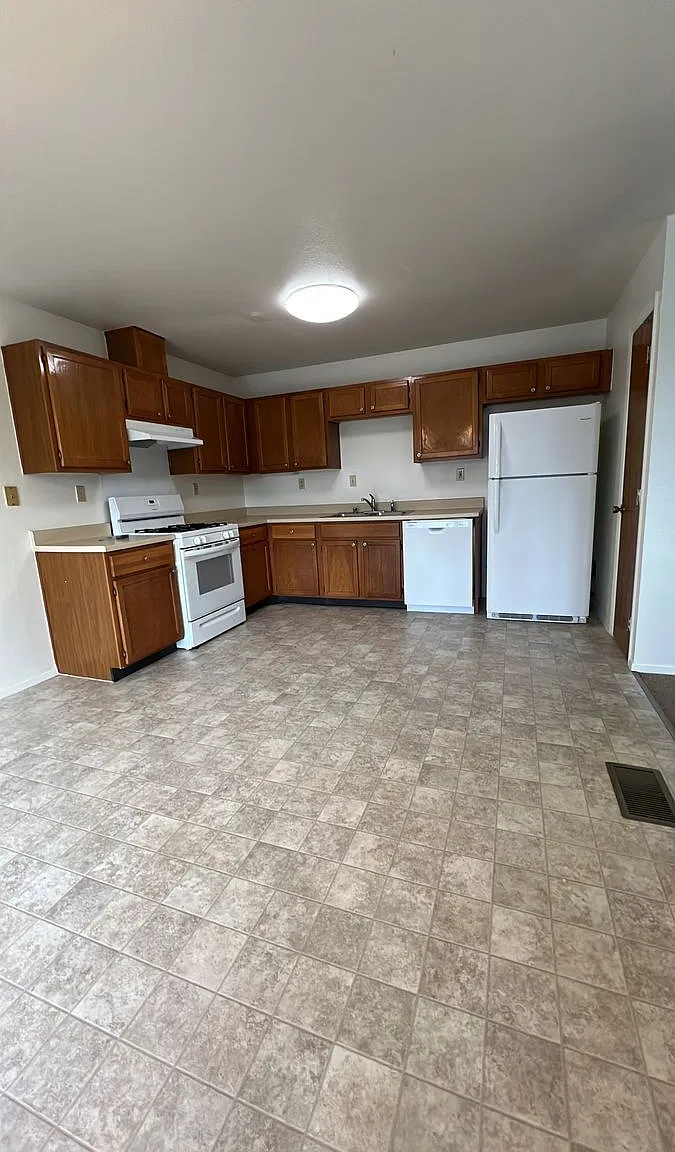 2 bed, 1.5 bath, 1066 sqft, $1,509 — Photo 3