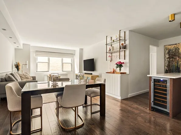 101 W 12th St APT 3G, New York, NY 10011