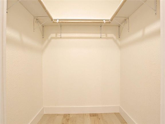 5th image of 909 Reinli St #A238