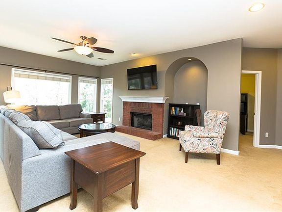 3rd image of 5042 Winding Hills Ln