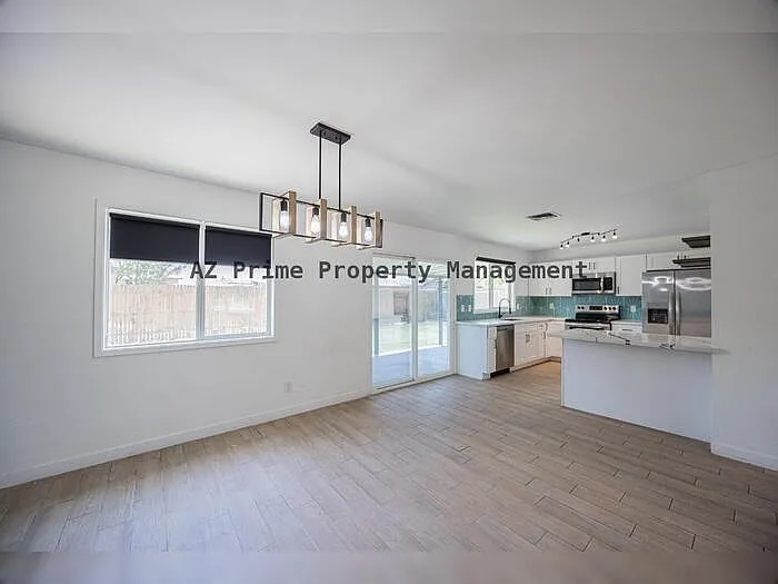 2519 W Vineyard Rd — Photo 9