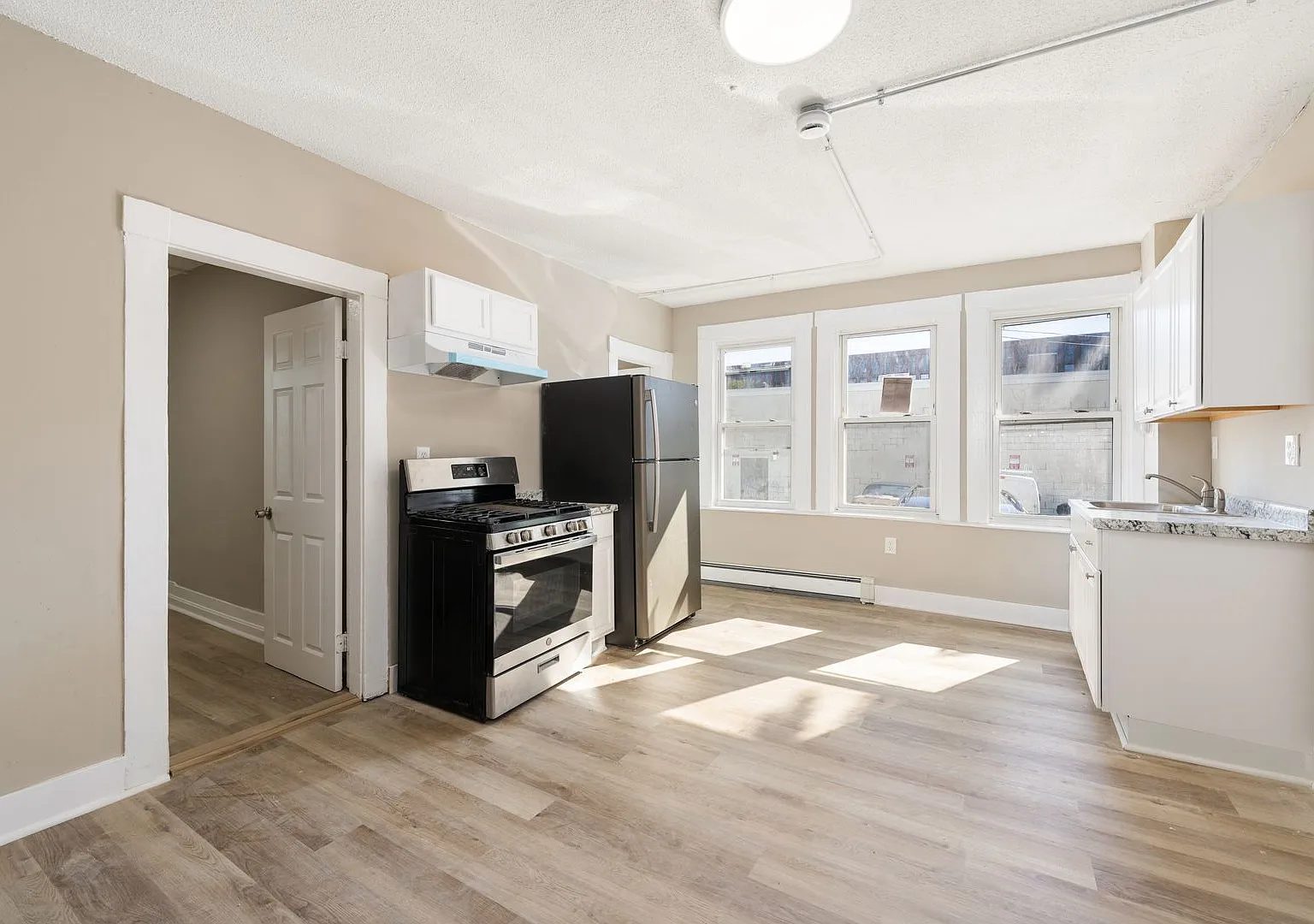 50 Common St Lawrence Ma 01840-1748 — Photo 2