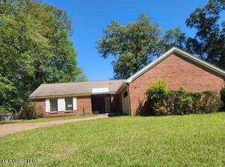 425 24th Ave N, Columbus, MS 39705