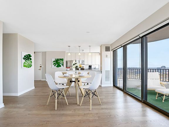 2nd image of 2020 N Lincoln Park W #29AB