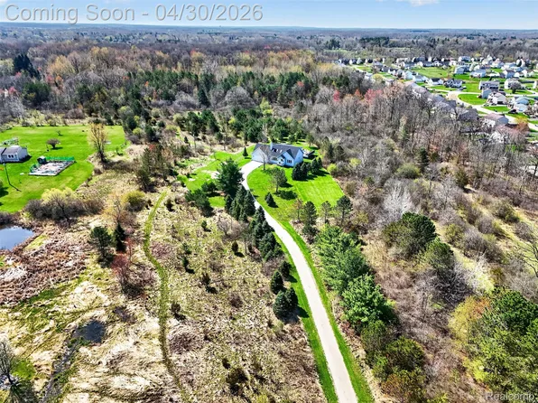 1225 W Grand Blanc Rd, Grand Blanc, MI 48439