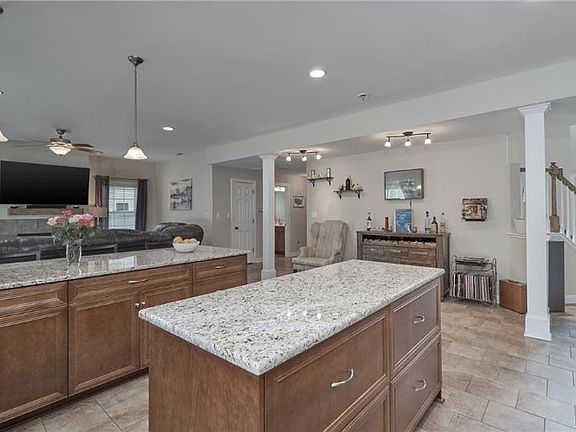 5th image of 755 Verlander Ct