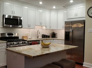 14 Pin Oak Ct, Lafayette Hill, PA