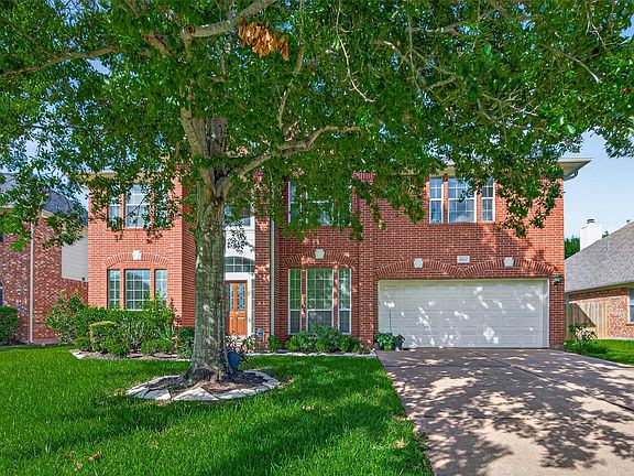 2nd image of 2022 Grand Willow Ln