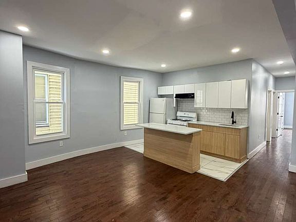 2nd image of 430 Avon Ave Floor 2