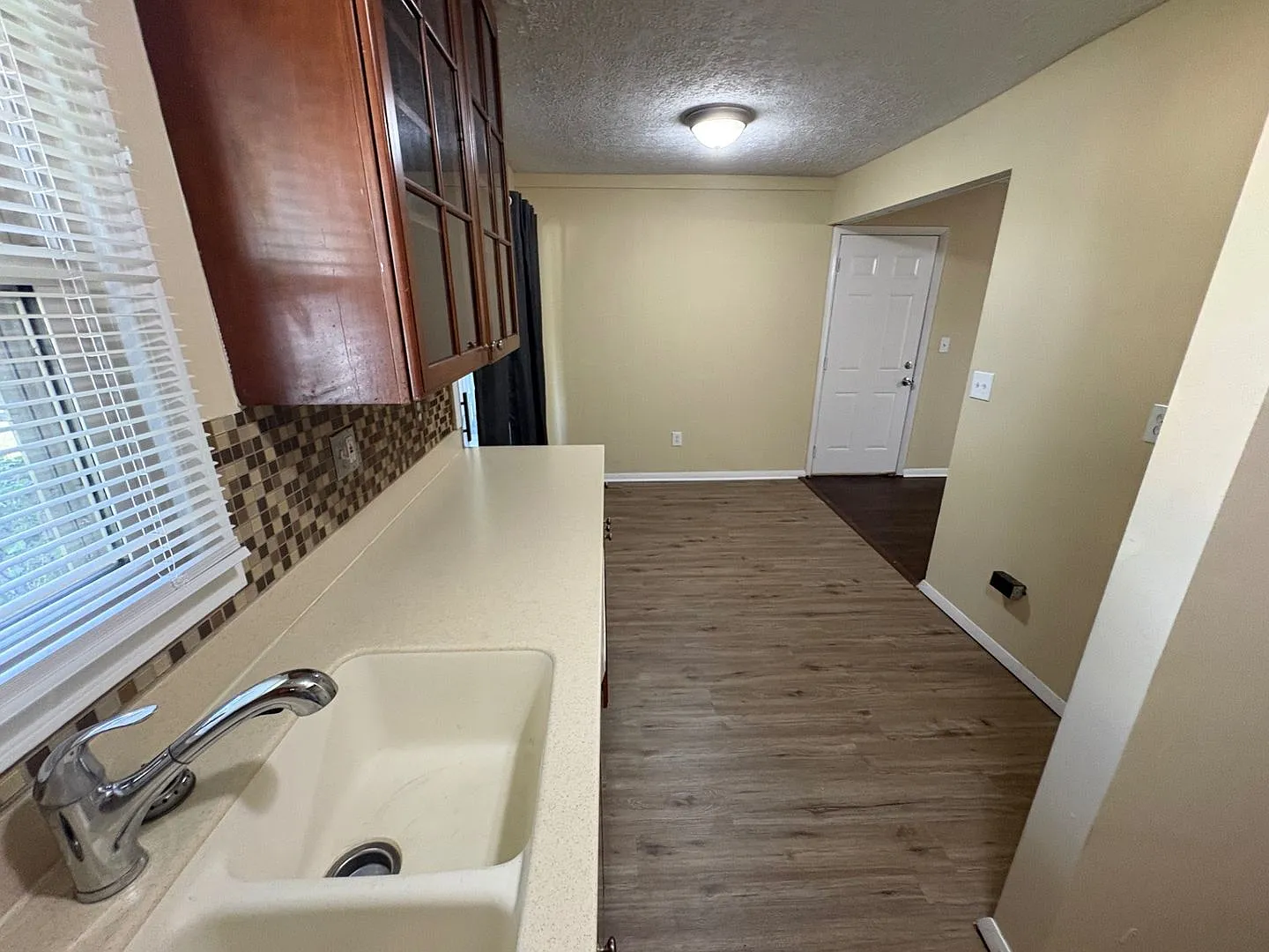Updated 3BR Home with Hardwood Floors, Garage & Large Backyard 508 Amor Pl, Vandalia $1,400/mo — Photo 4