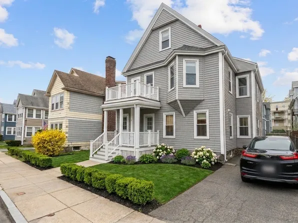 27 Magdala St Floor 2, Dorchester Center, MA 02124