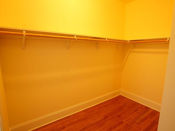 5th image of 2715 N Milwaukee Ave #207