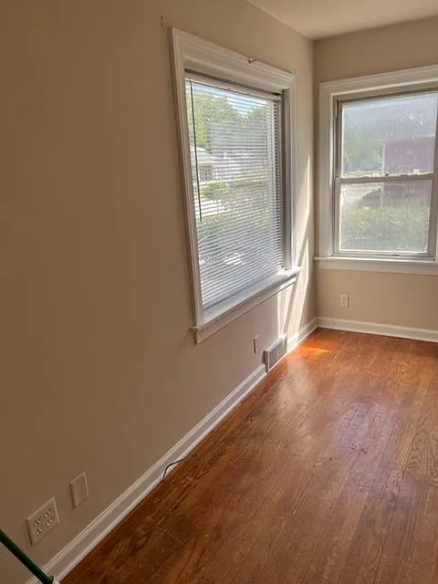 6 bed, 1536 sqft, $2,300 — Photo 3