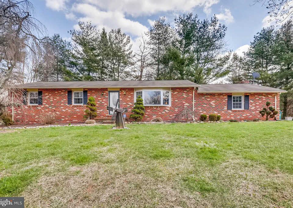 1st image of 2401 Gilwood Dr