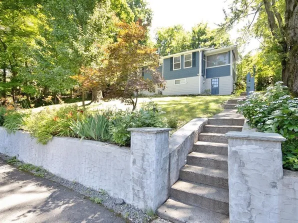 1 Garland Trail, Monroe, NY 10950